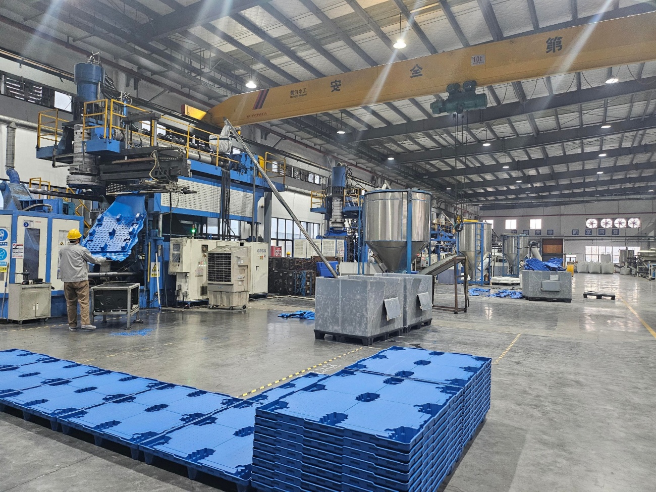 Plastic Pallet Injection Molding Production